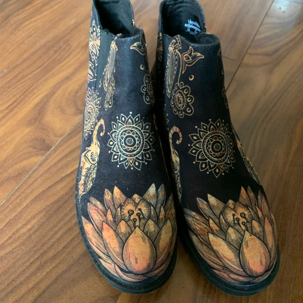 Fun boots - Picture 2 of 2